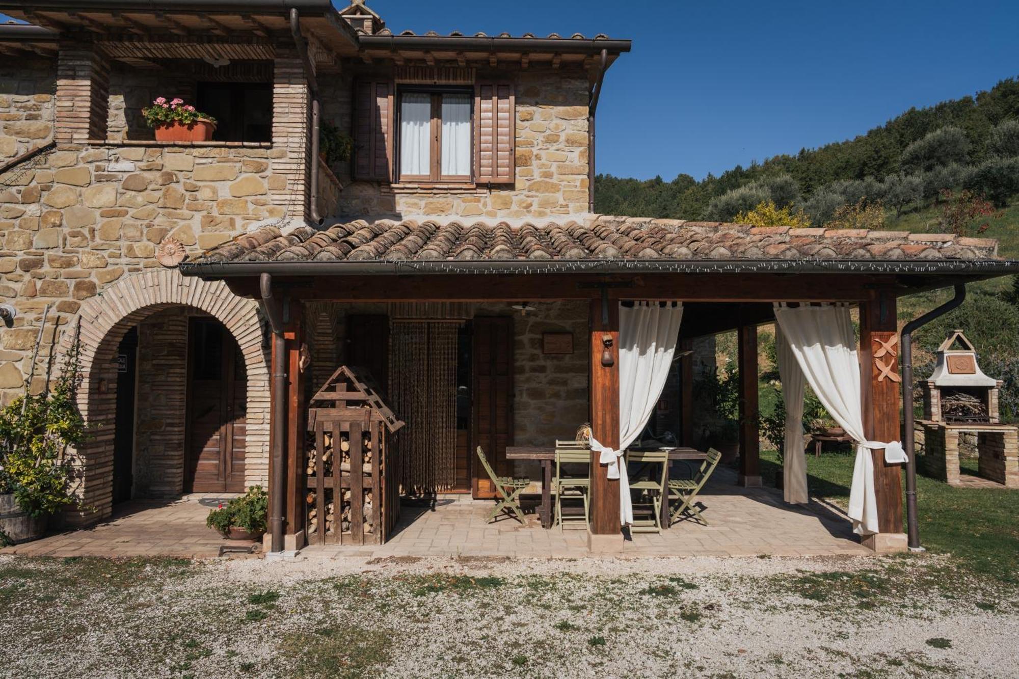 Agriturismo Casa Del Nonno Valfabbrica Eksteriør bilde